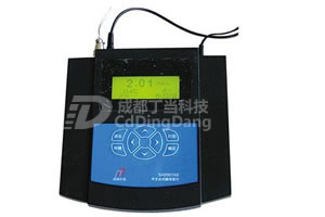 實驗室硝酸濃度檢測儀是一款中文臺式HNO3測試儀:全中文顯示、精度±2.0%,測量范圍15.00%,這款濃硝酸濃度儀中文菜單操作簡單廣受用戶喜愛。2018年價格4000*¥